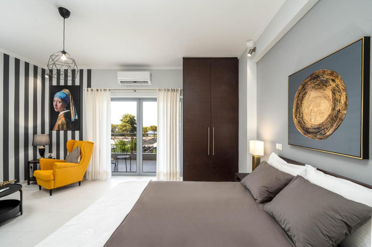 Byron Luxury Apartments Egio Exterior foto