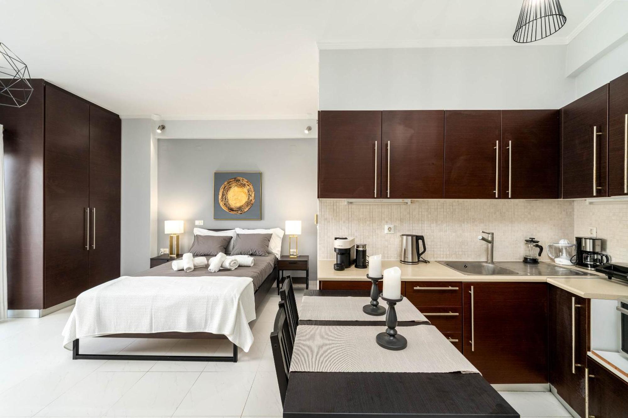Byron Luxury Apartments Egio Exterior foto
