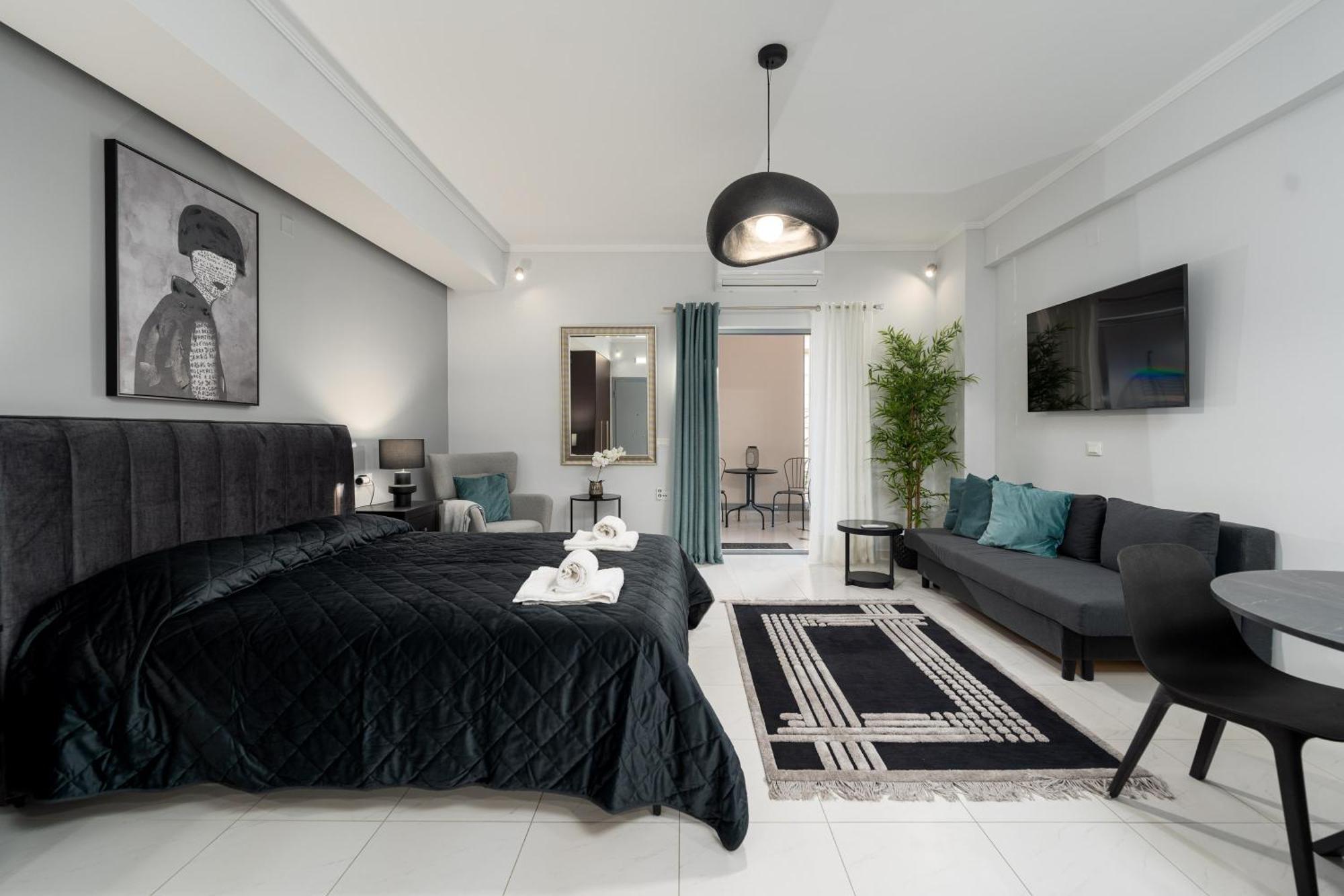 Byron Luxury Apartments Egio Exterior foto