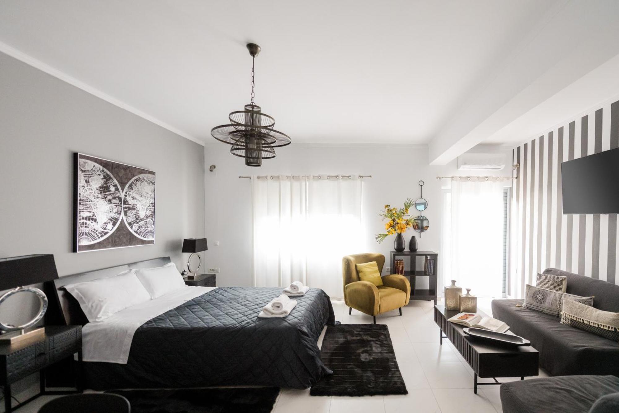 Byron Luxury Apartments Egio Exterior foto